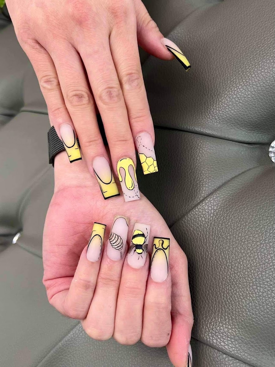 Vivian's Nails Salon work